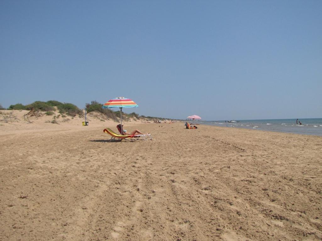 Residence Del Mare Casesicule Santa Maria Del Focallo Rum bild